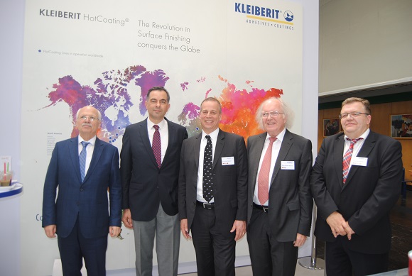 From left: Haluk Yindiz/CEO Kastamonu, Yusuf Ileri/Tech.Dir. Kastamonu, Achim Hbener/CEO Kleiberit, Klaus Becker Weimann/President Kleiberit, Rainer Kampwerth/Sales Director Kleiberit. Photo Datalignum