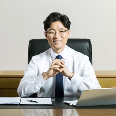 Young-Hwan Kim, Sunchang�s Ceo